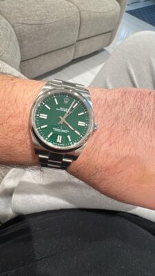 Replica Rolex Oyster Perpetual 41mm Yellow Dial 124300 photo review