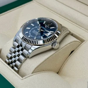 Superclone Rolex Sky-Dweller 42 mm Bright blue Dial 336934 Jubilee