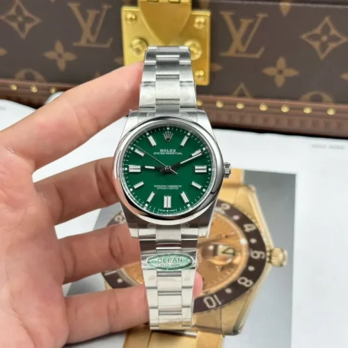 Replica Rolex Oyster Perpetual Lady 36mm Green Dial 126000 photo review