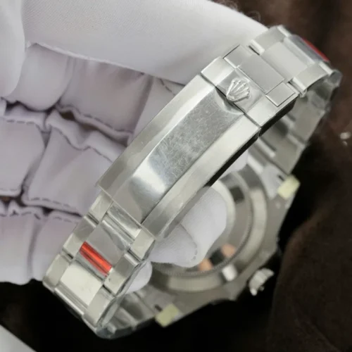 Replica Rolex Submariner 41mm Black Dial 126619LB photo review