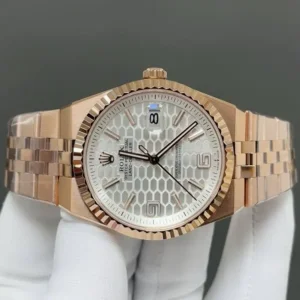 Rolex Land-Dweller 40 mm en or Everose