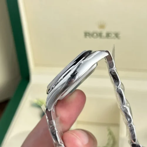 Replica Rolex Oyster Perpetual Lady 31mm Silver Dial 277200 photo review