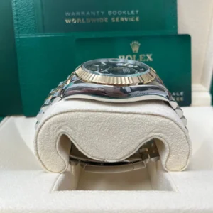 Superclone Rolex Sky-Dweller 42 mm Cadran noir brillant 336933