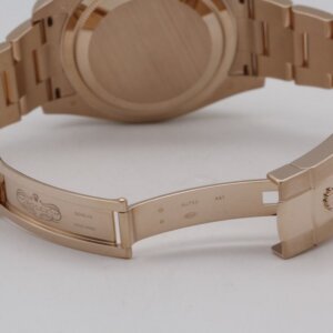 Rolex Sky-Dweller 42 mm met chocoladekleurige wijzerplaat 326935