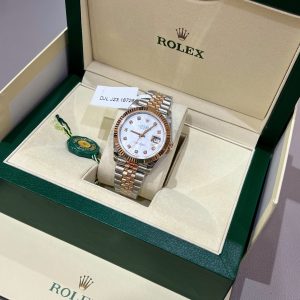 Vista alternativa de Replica Rolex Datejust Mother of Pearl Dial 126231-0021 36 mm
