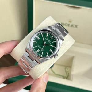 Alternatieve kijk op Replica Rolex Oyster Perpetual Green Dial 124300 41 mm