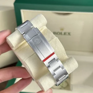 Replica Rolex Oyster Perpetual Silver Dial 124300 41 mm