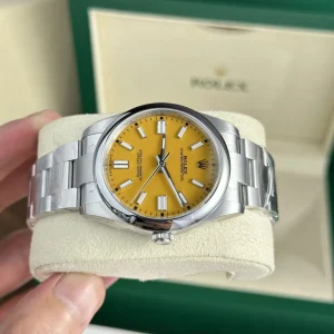 Alternatieve kijk op Replica Rolex Oyster Perpetual Yellow Dial 124300 41 mm