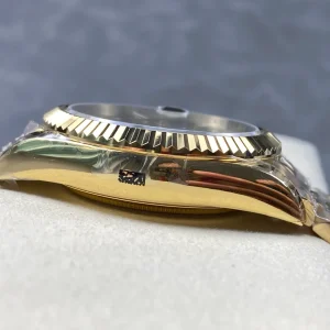 Replica Rolex Sky-Dweller Green Dial 336938 (Jubilee)