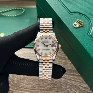 Vista alternativa de Replica Rolex Datejust Mother of Pearl Diamond Dial 126201-0021 36 mm