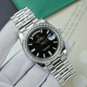 Autre point de vue sur Superclone Rolex Day-Date Bright Black Diamond Dial 228396tbr-0012 40 mm
