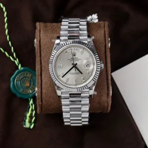 Alternatieve kijk op Superclone Rolex Day-Date Silver Dial 128236-0001 36 mm