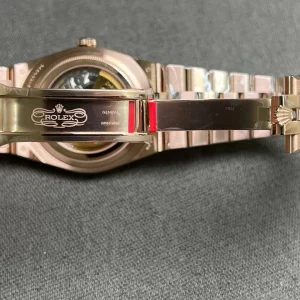 Replica Rolex Land-Dweller 40 mm Everose gold (2025)