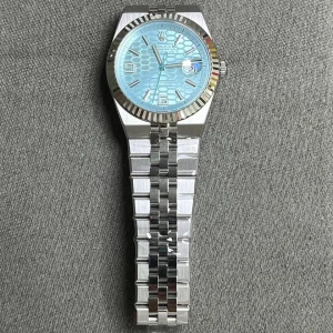 وجهة نظر بديلة لـ Replica Rolex Land-Dweller 40 mm Ice Blue Dial (2025)
