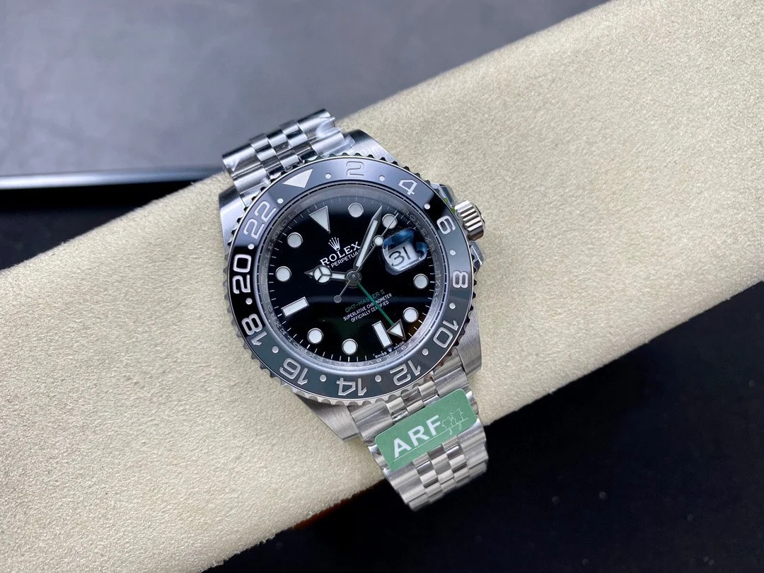 Super Clone Rolex GMT-Master II 126710GRNR “Bruce Wayne” Jubilee 2024 - Image 3