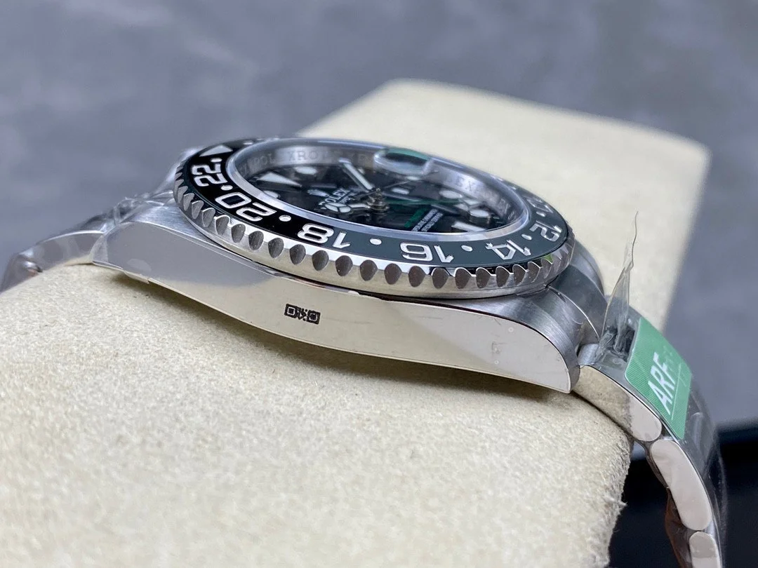 Super Clone Rolex GMT-Master II 126710GRNR “Bruce Wayne” Oyster 2024 - Image 4