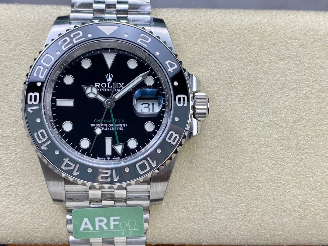 Super Clone Rolex GMT-Master II 126710GRNR “Bruce Wayne” Jubilee 2024 - Image 8