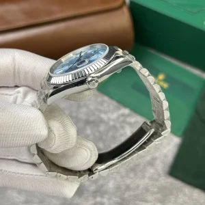 ⁦Super Clone Rolex Day-Date Ice Blue Diamond Dial 228236-0006 40 mm⁩ - الصورة ⁦5⁩