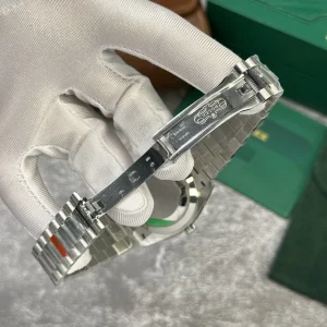 ⁦Super Clone Rolex Day-Date Ice Blue Diamond Dial 228236-0006 40 mm⁩ - الصورة ⁦7⁩