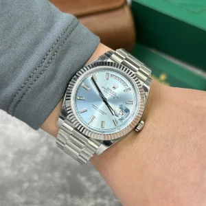 ⁦Super Clone Rolex Day-Date Ice Blue Diamond Dial 228236-0006 40 mm⁩ - الصورة ⁦8⁩