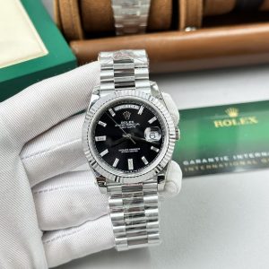 Vista alternativa de Super Clone Rolex Day-Date Bright Black Diamond Dial 228236-0004 40 mm