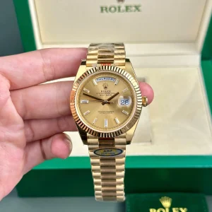 Vista alternativa de Super Clone Rolex Day-Date Champagne Diamond Dial 128238-0132 36 mm