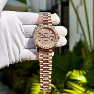 Vista alternativa de Super Clone Rolex Day-Date Diamond-Paved Dial 128395tbr-0008 36 mm