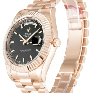 Vista alternativa de Rolex Day-Date II Black Dial 218235