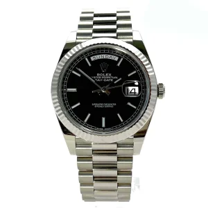 Vista alternativa de Super Clone Rolex Day-Date Bright Black Dial 228236-0003 40 mm