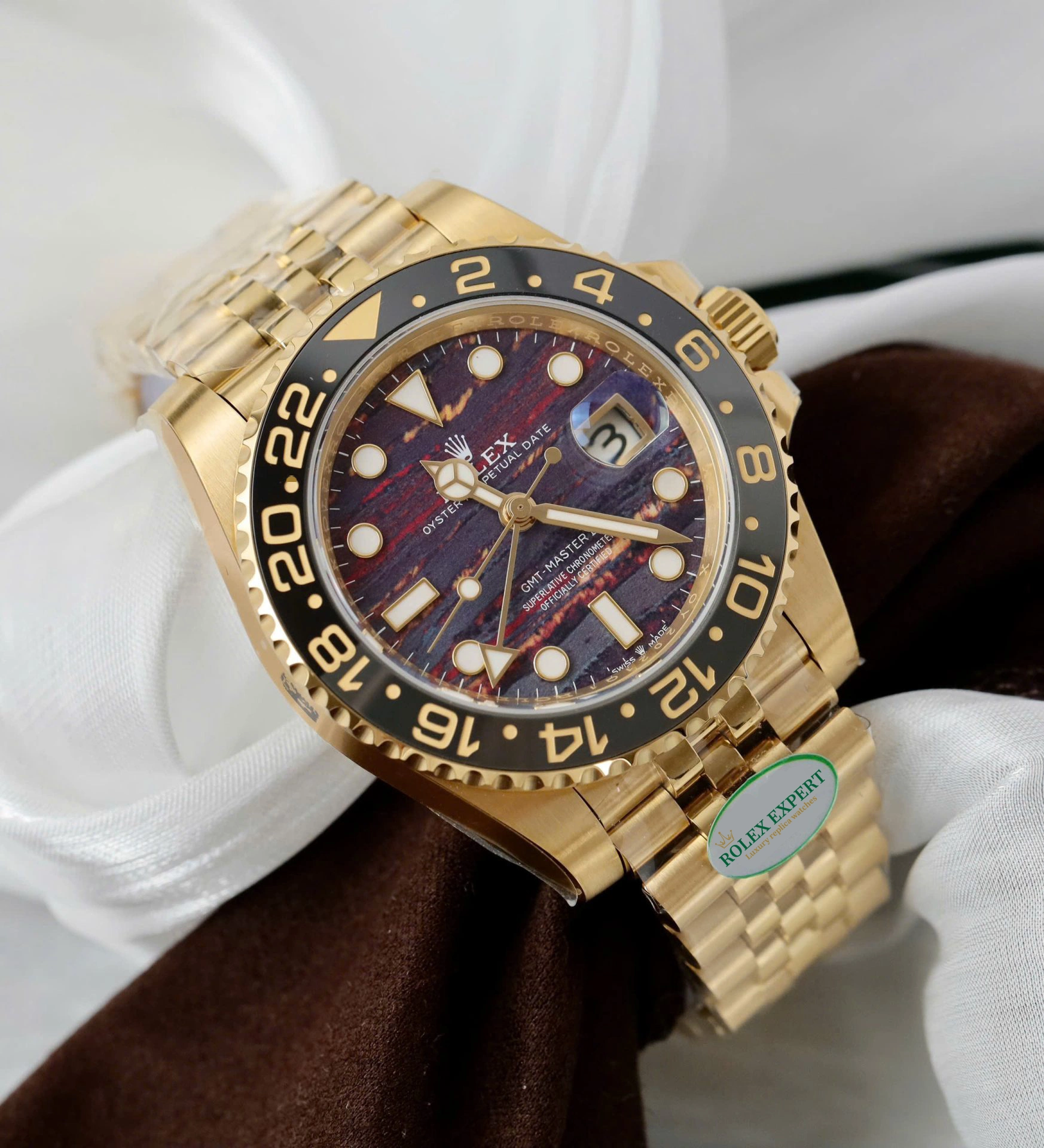 Rolex GMT-Master II 40 mm 126718GRNR Tiger Iron Dial - Image 3