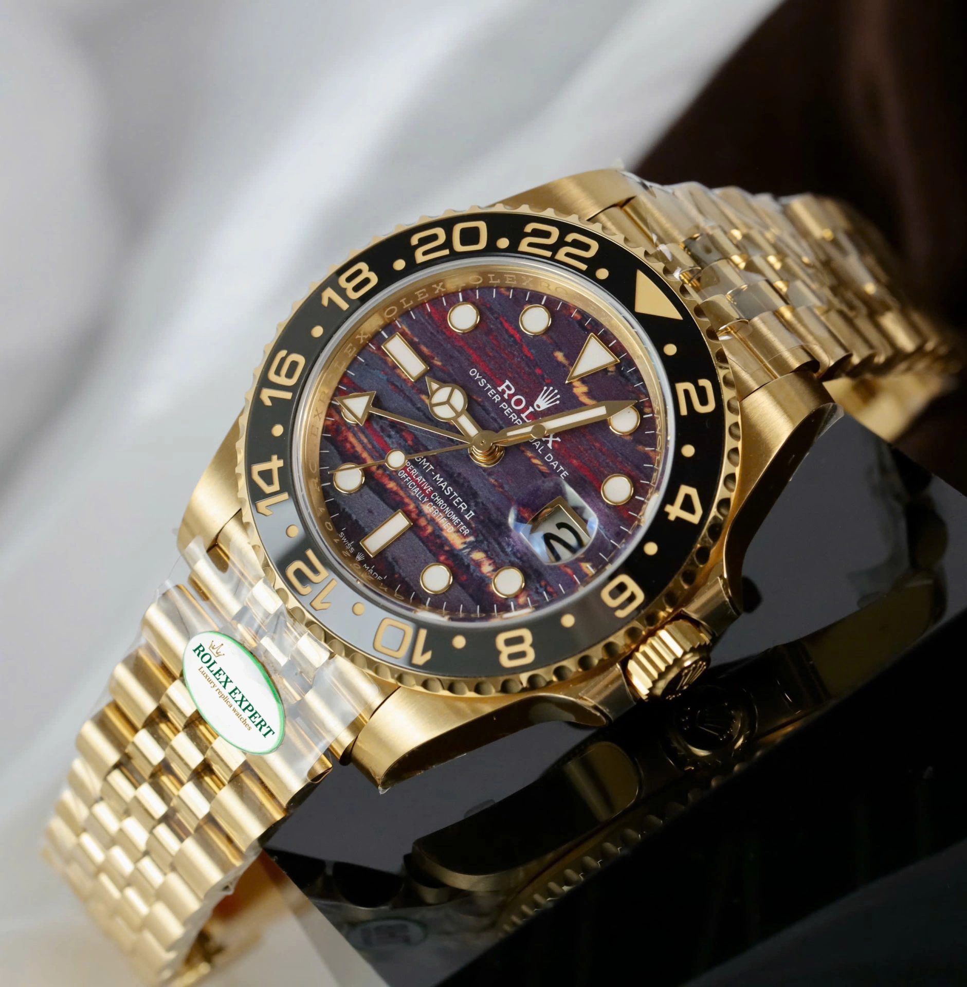 Rolex GMT-Master II 40 mm 126718GRNR Tiger Iron Dial - Image 4