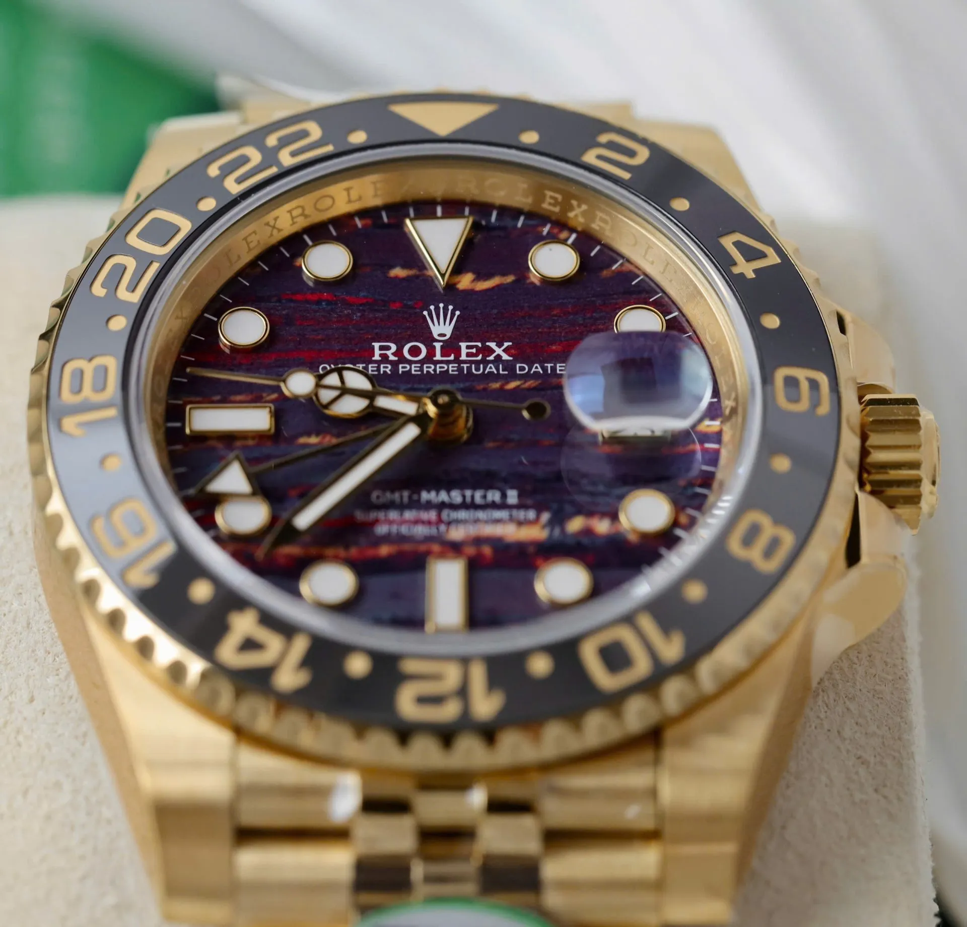 Rolex GMT-Master II 40 mm 126718GRNR Tiger Iron Dial - Image 5