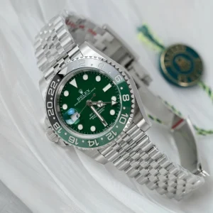 Rolex GMT-Master II 40 mm 126729VTNR Jubilee (Absinthe) - Image 4