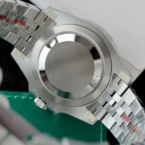 Rolex GMT-Master II 40 mm 126729VTNR Jubilee (Absinthe) - Image 10