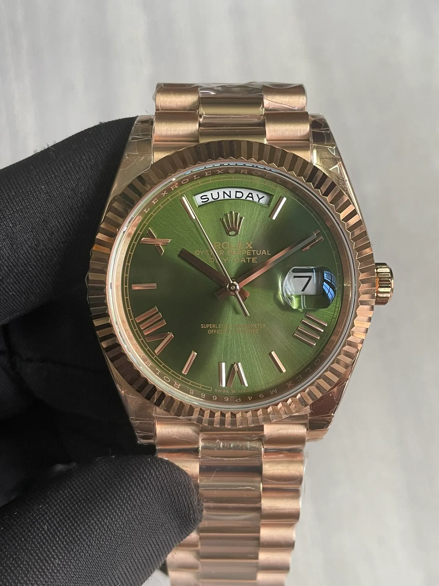 Super Clone Rolex Day-Date Olive Dial 128235 36 mm – Image 2