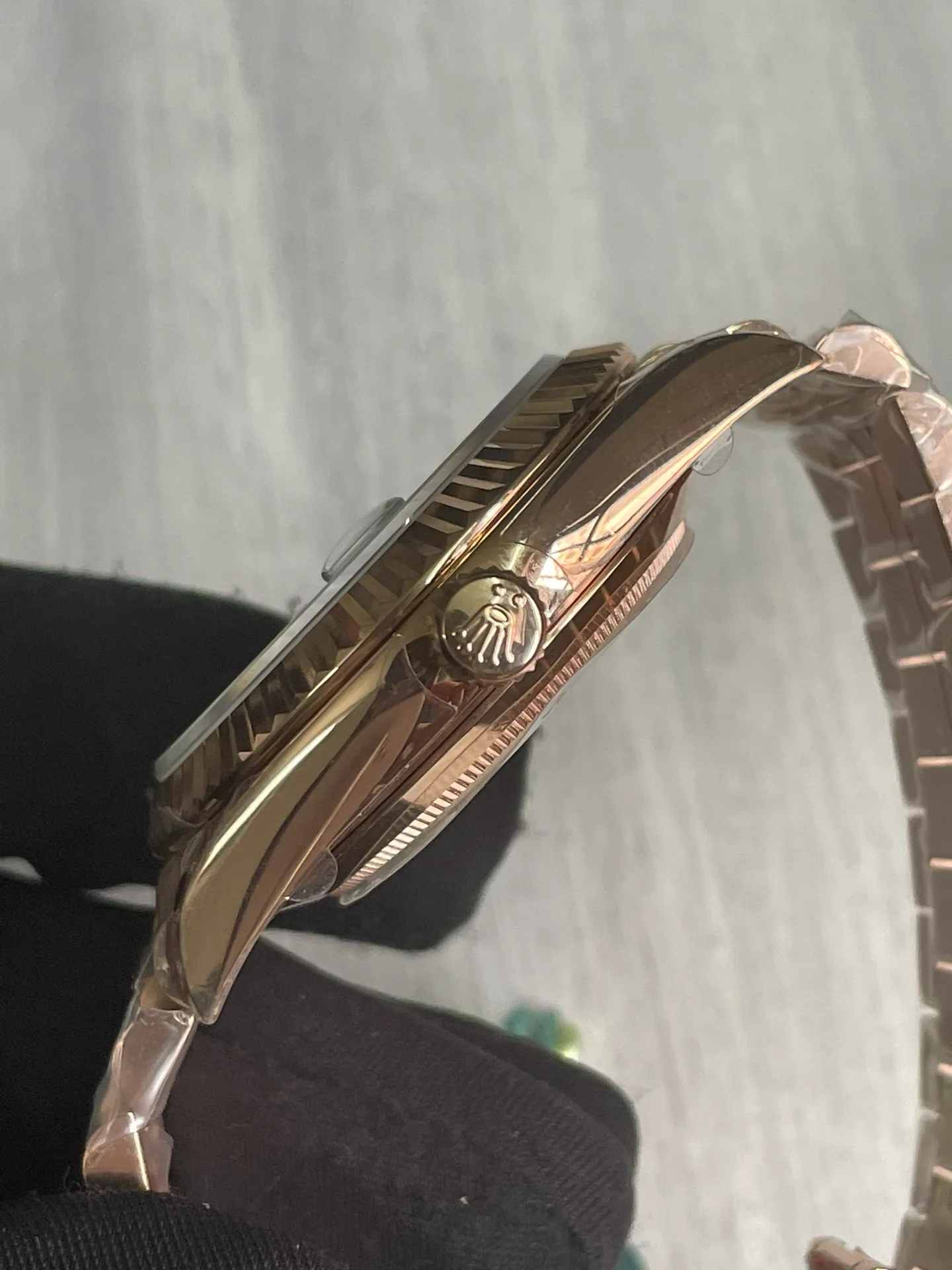 Super Clone Rolex Day-Date Olive Dial 128235 36 mm – Image 6