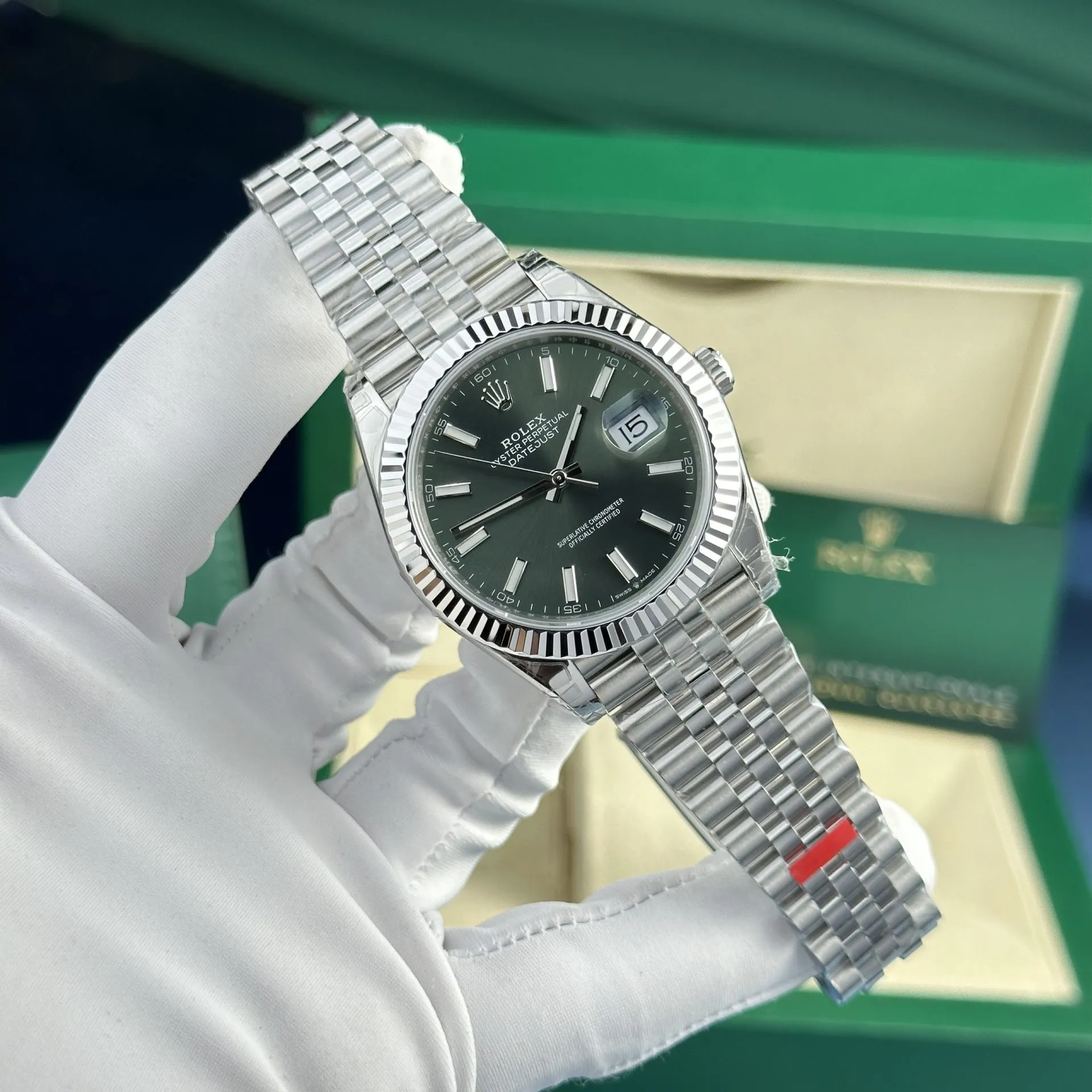 Rolex Datejust Green Dial 126334 Jubilee 41 mm - Image 2