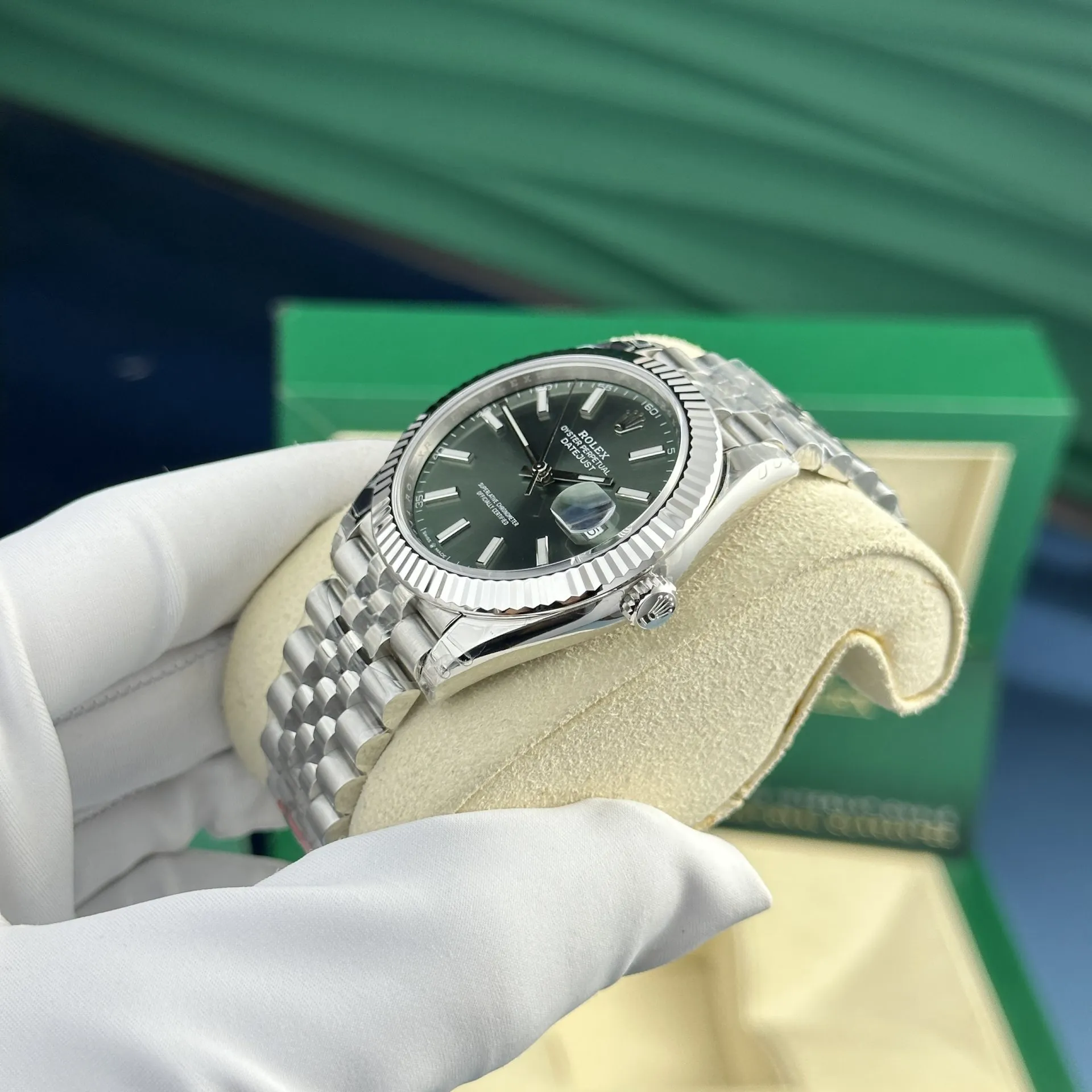 Rolex Datejust Green Dial 126334 Jubilee 41 mm - Image 4